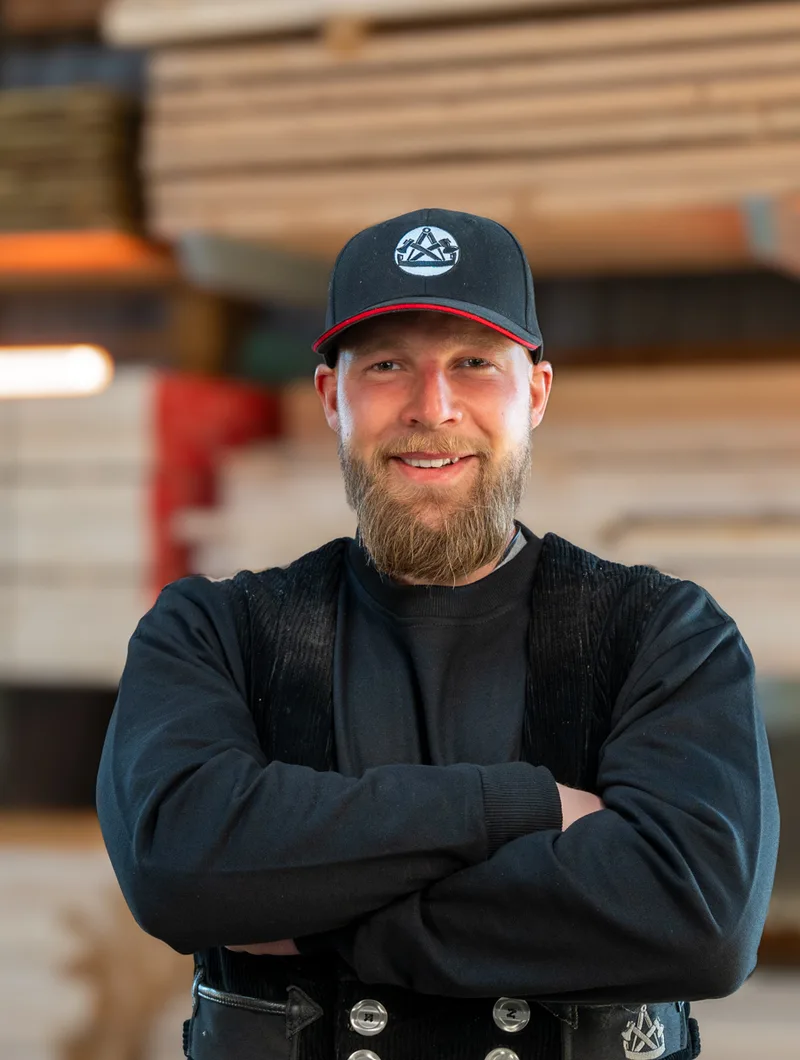 Mattes Gerlach, Zimmerergeselle bei Zimmerei Der Holzprofi